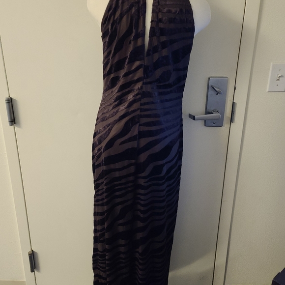 Dresses - Picture 2 of 2